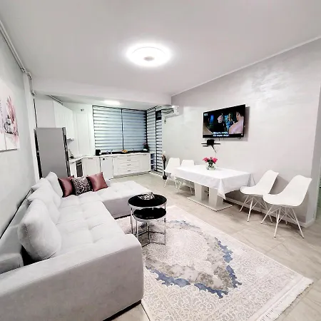 Appartement Zen Garden De Lux Nou Pe Malul Marii